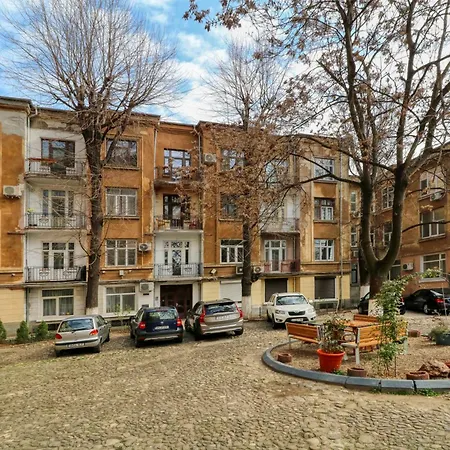 Neo-Classic Design Near Downtown Bucharest Exterior photo