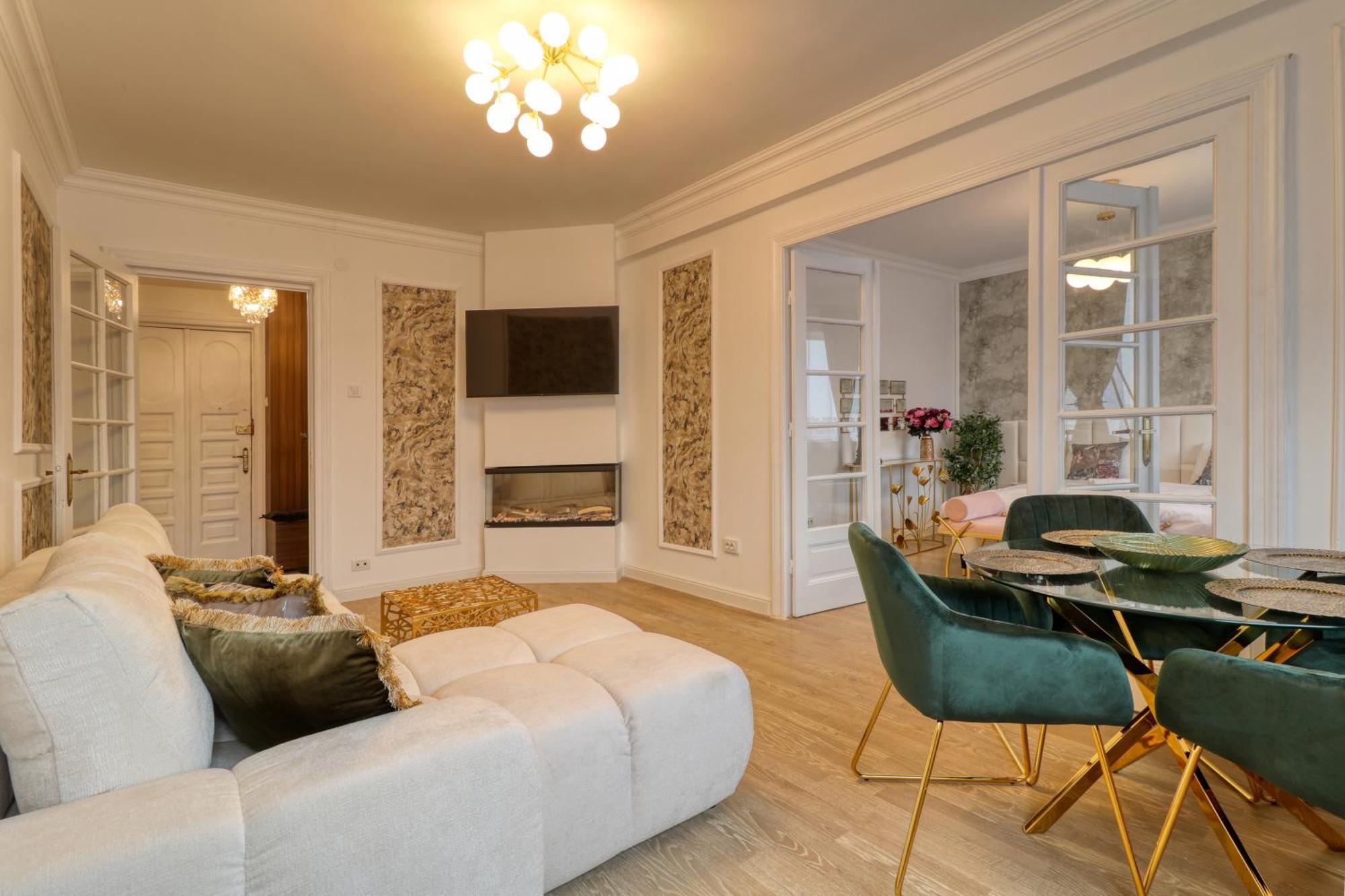 Apartment Neo-classic Design Near Downtown *